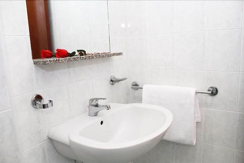 Hotel Caesar Мисано Адриатико Екстериор снимка