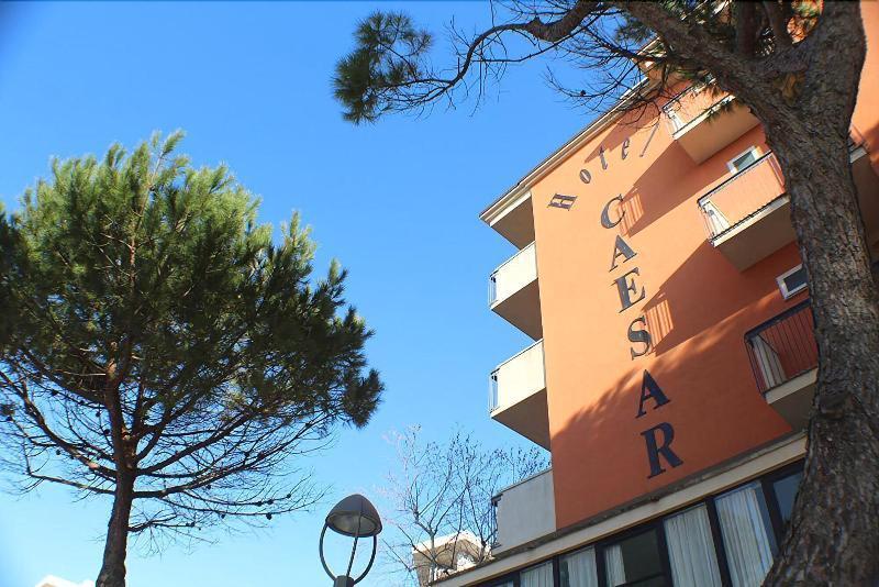 Hotel Caesar Мисано Адриатико Екстериор снимка