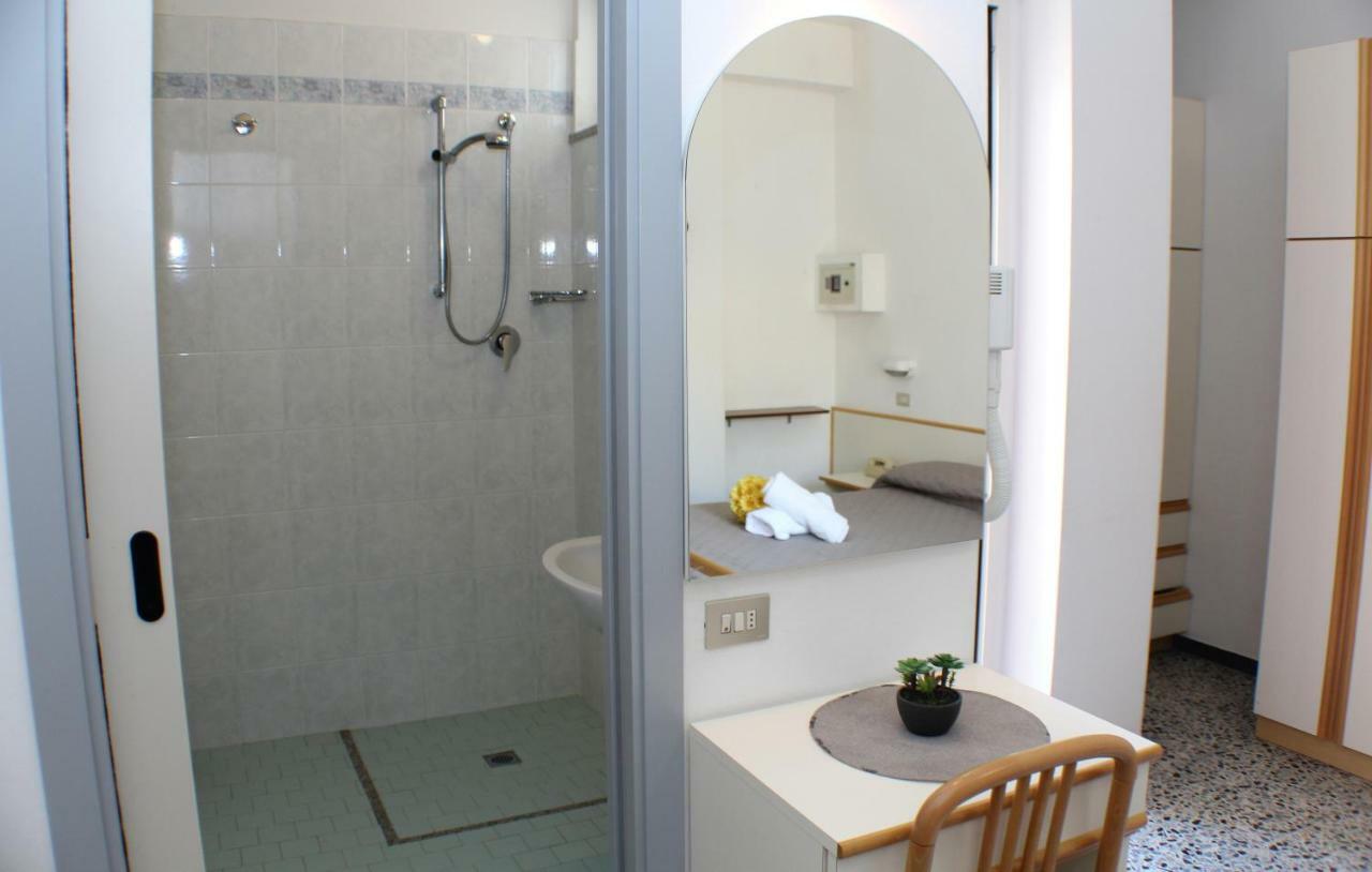 Hotel Caesar Мисано Адриатико Екстериор снимка