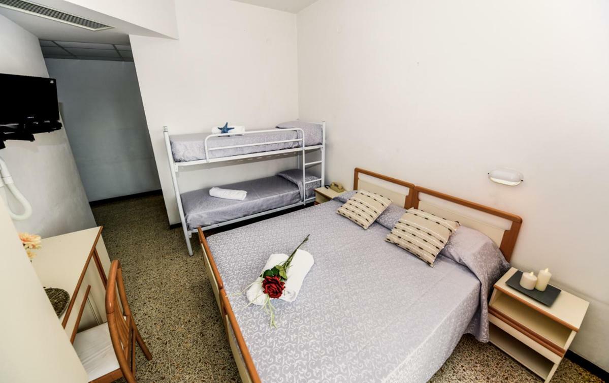 Hotel Caesar Мисано Адриатико Екстериор снимка