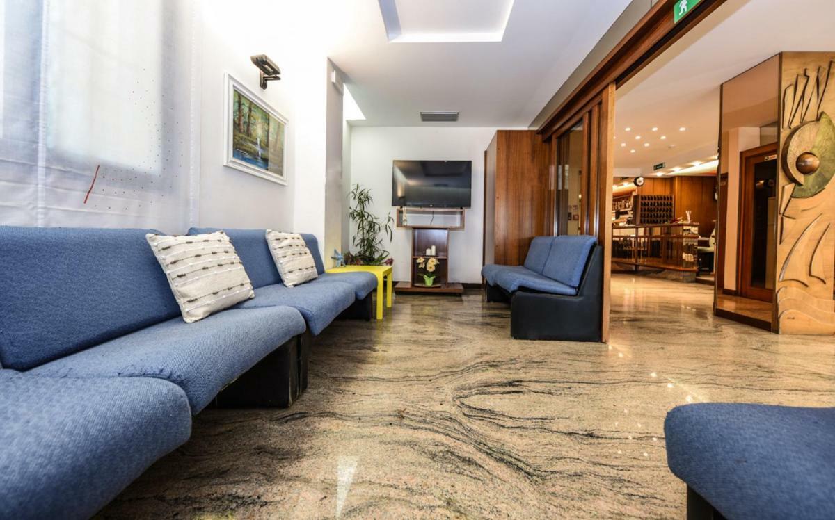 Hotel Caesar Мисано Адриатико Екстериор снимка